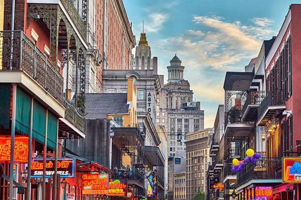 Plaza Suites Downtown New Orleans Exteriör bild