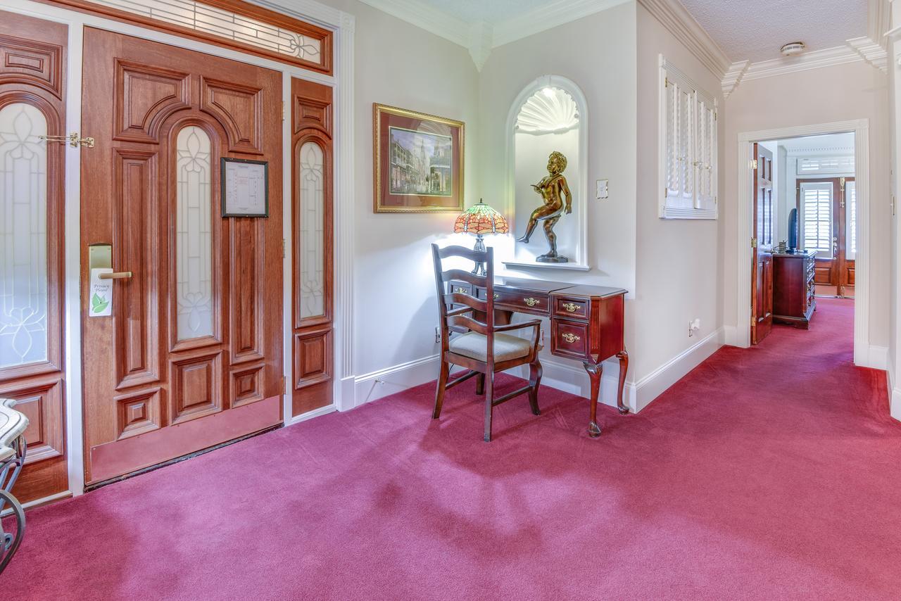 Plaza Suites Downtown New Orleans Exteriör bild