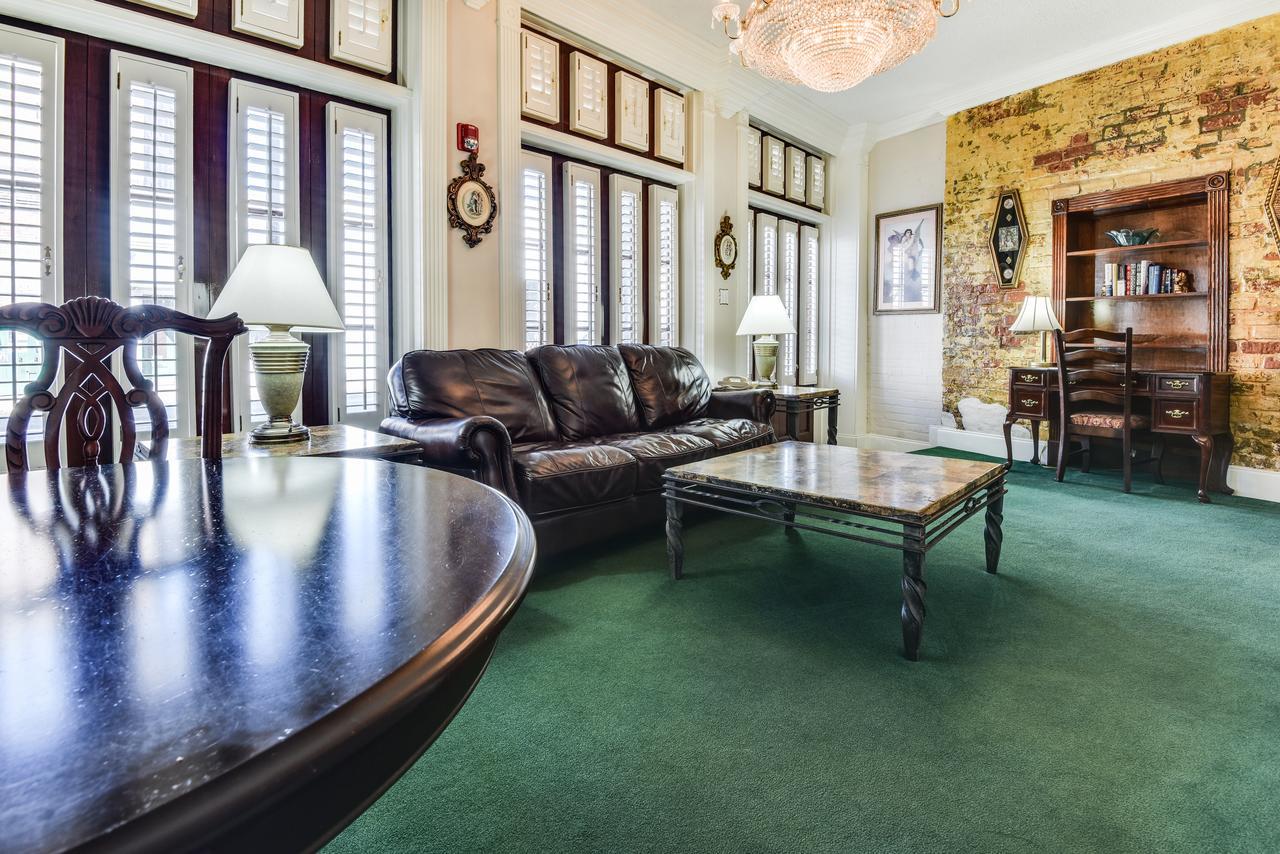 Plaza Suites Downtown New Orleans Exteriör bild
